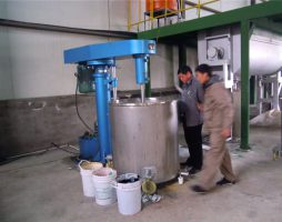 多彩设备生产现场